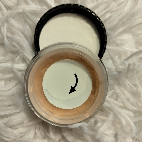 🆕 Mineral Veil Loose Finishing Powder Mini - Picture 6 of 11